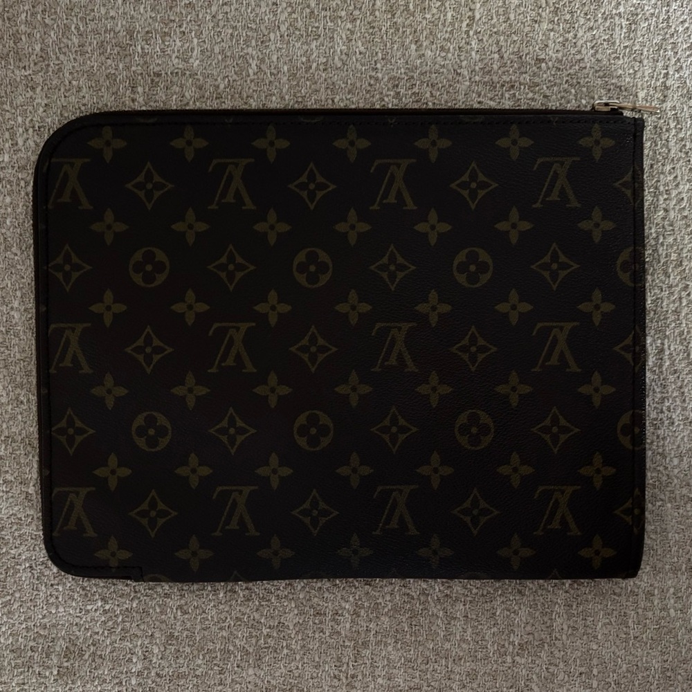 Louis Vuitton Monogram Document Case. - image 2